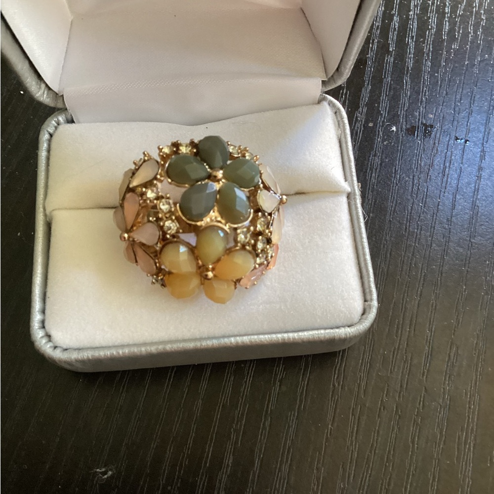 Elegant Multi-Color Floral Ring
